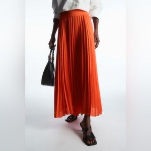 NWOT - [COS] Pleated Mini Skirt